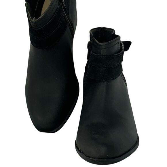 Clarks Adreena Show Black Leather Side Zip Buckle Comfort Ankle Bootie Women 6 - Picture 3 of 13